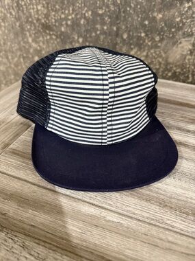 George Hats - striped navy (youth)
